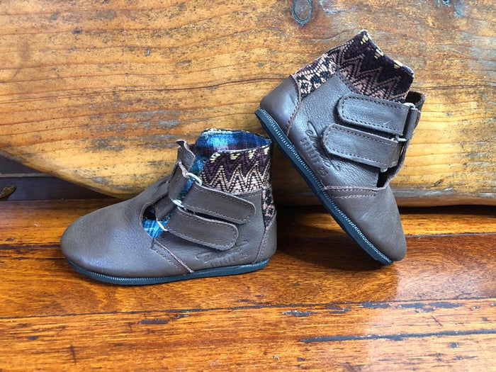 Size 25 Kids Adventure Boots - Zigzags on Brown