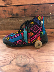 Size 38 Cloth Moccasins Aztec Shapes