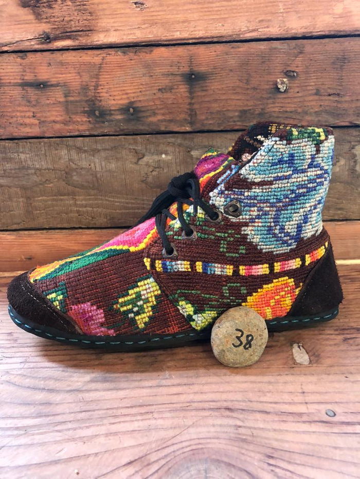 Size 38 Cloth Moccasins Embroidered Flowers