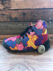 Size 38 Cloth Moccasins Rainbow Birds