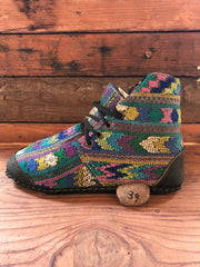 Size 39 Cloth Moccasins Pastel Arrows