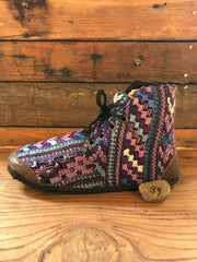 Size 39 Cloth Moccasins Purple and Pink