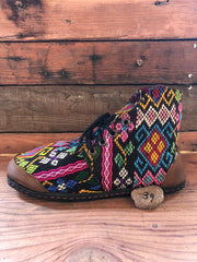 Size 39 Cloth Moccasins Rainbow Turtles