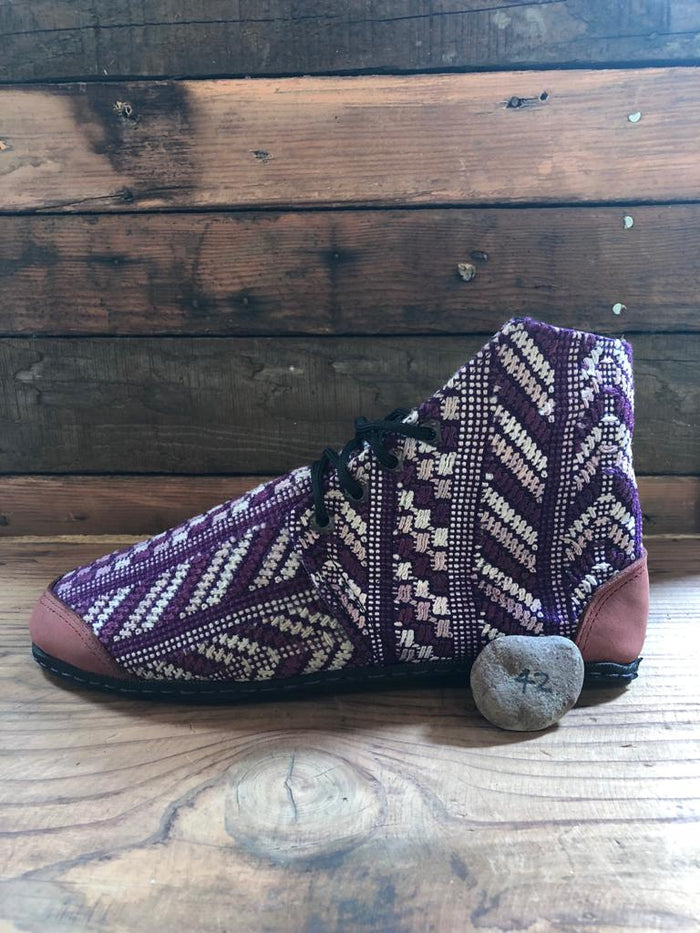 Size 42 Cloth Moccasins Purple Arrows