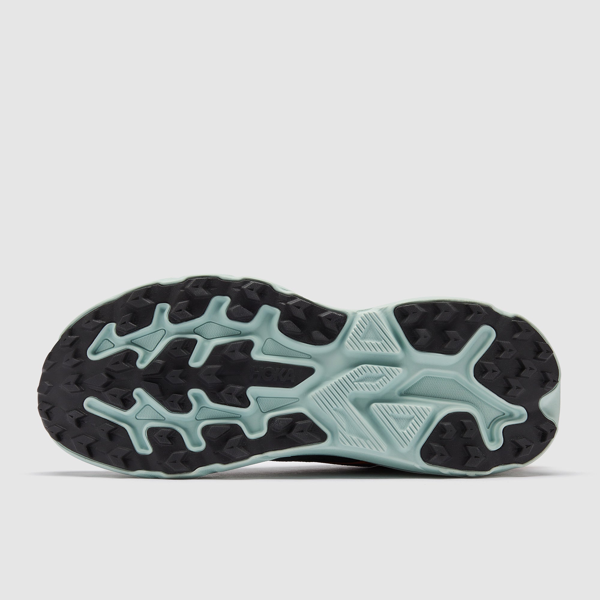Hoka Challenger 8