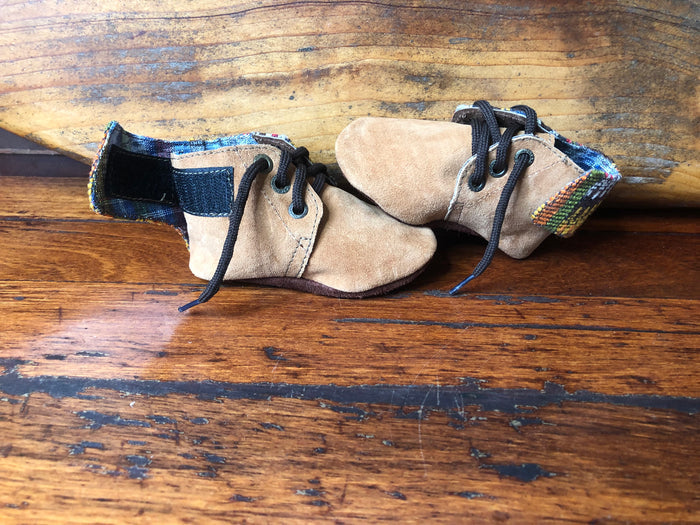 Size 21 Baby Moccasins - Fawn with Zigzag and Stripe