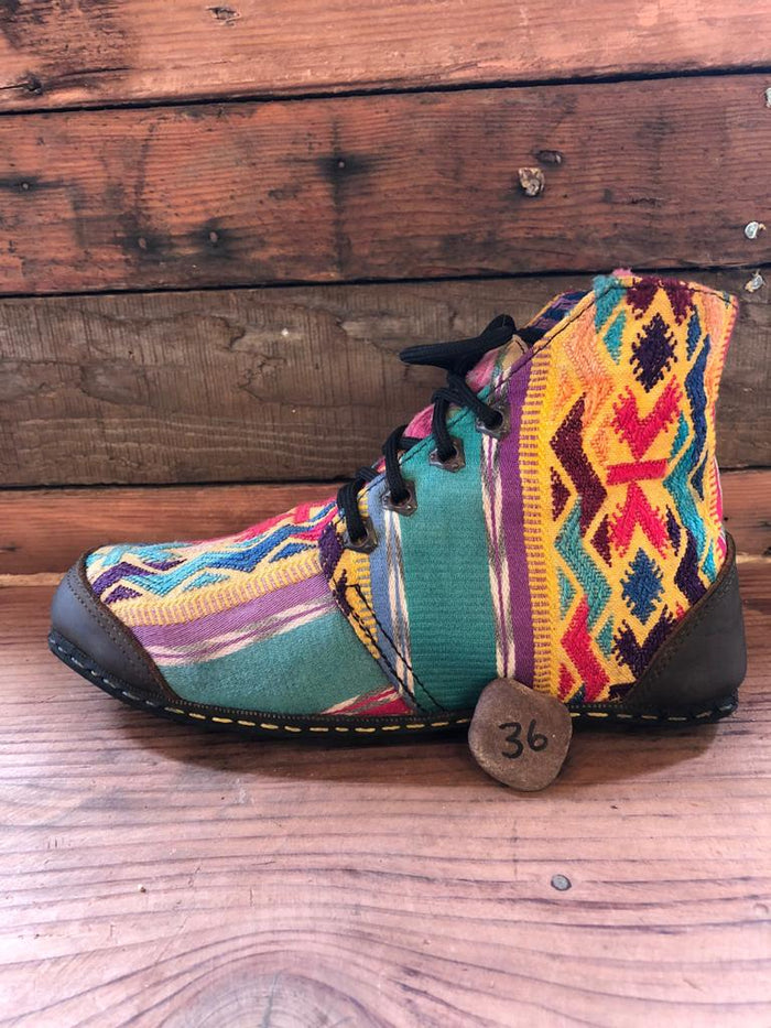 Size 36 Cloth Moccasins Mexicana