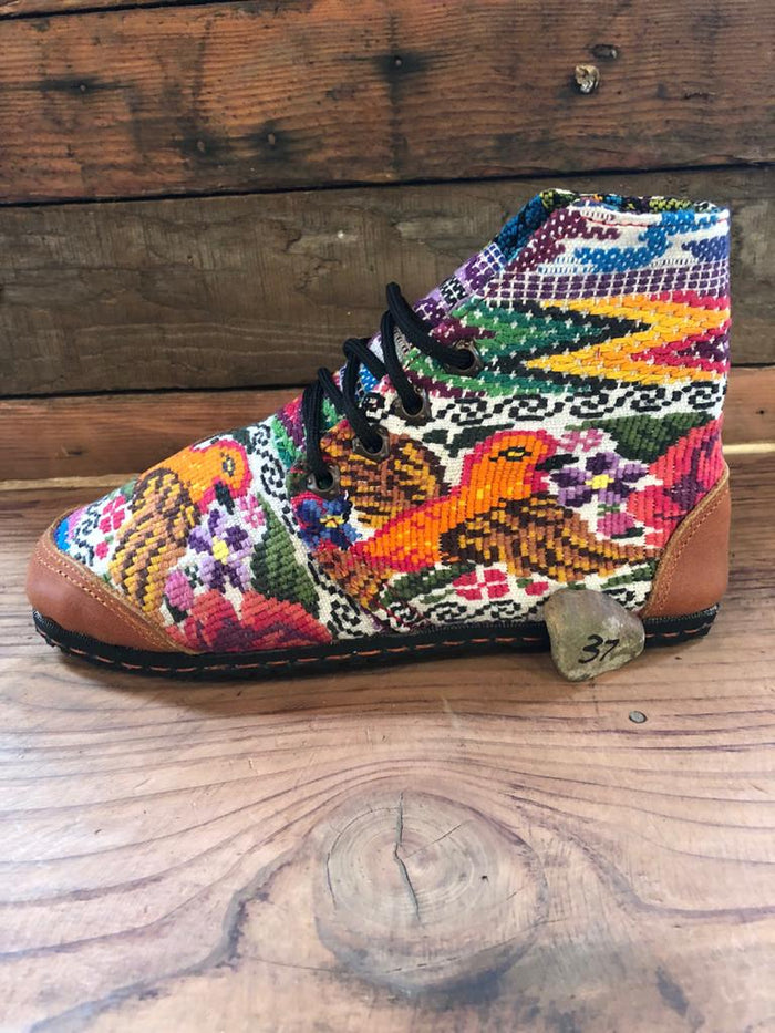 Size 37 Cloth Moccasins Golden Sunbird