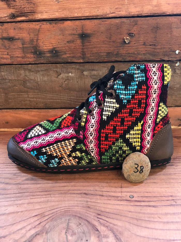 Size 38 Cloth Moccasins Rainbow Shapes