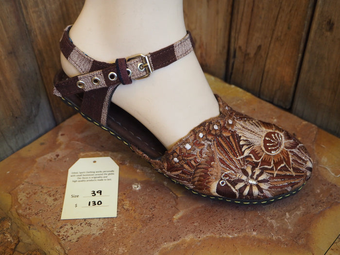 Size 39 Ballerina Sandals - Brown Flannel Flower