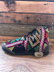 Size 39 Cloth Moccasins Aztec Shapes