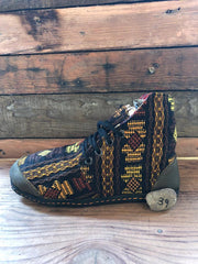 Size 39 Cloth Moccasins Brown Stripes