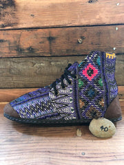 Size 40 Cloth Moccasins Pink Diamond on Purple