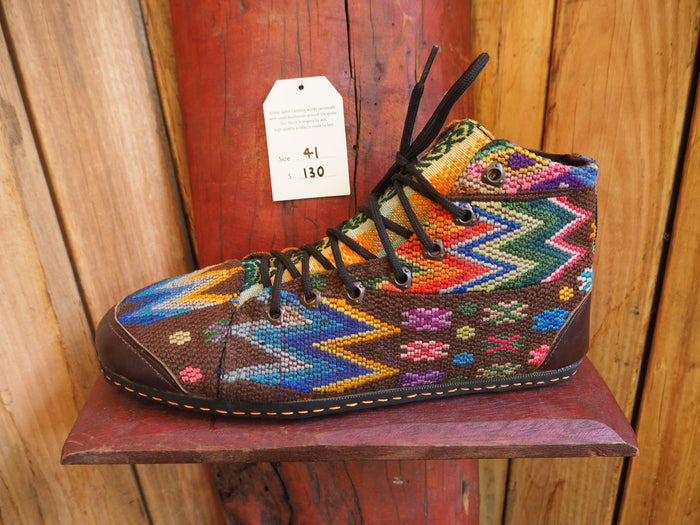 Size 41 Last of a Kind - Rainbow ZigZag